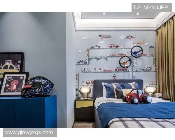 足球明星风采挂画装饰墙面 打造属于你的球场魅力空间